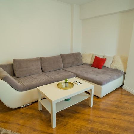 Cozy & Spacious 2Br Apartment With Netflix Bükreş Dış mekan fotoğraf